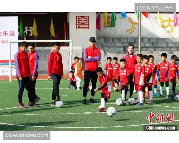 小球童意外邂逅足球明星梦想成真的温馨瞬间